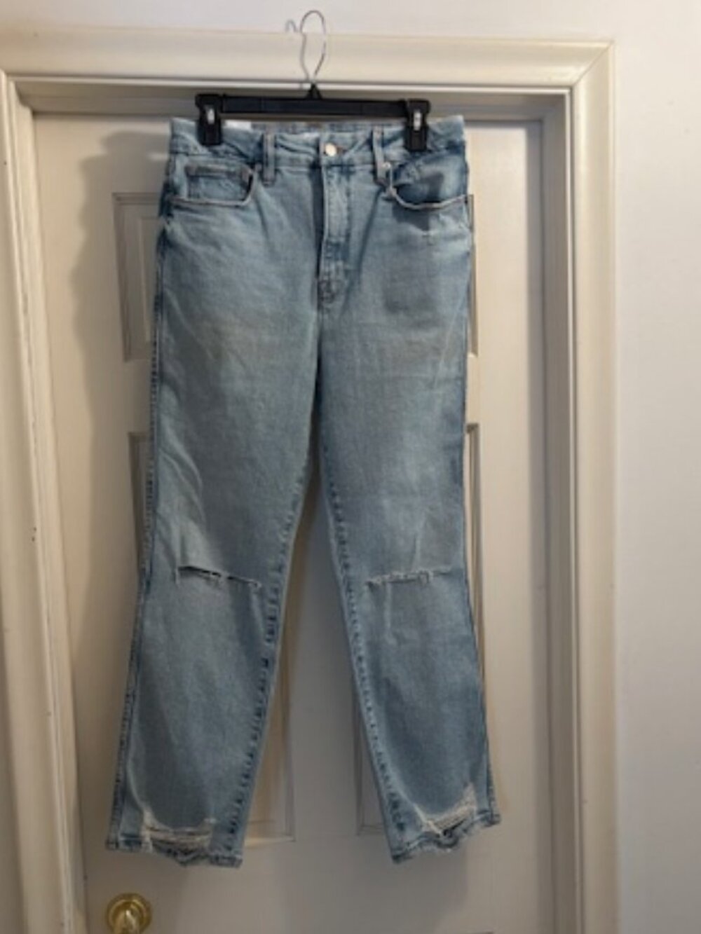 NWT Good American Straight leg, distressed Jean Size 8/29